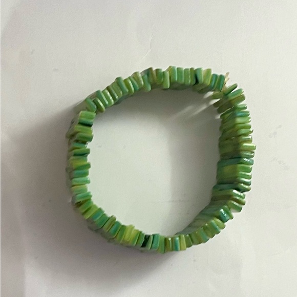 Shell elastic bracelet, green jewelry - Picture 8 of 16
